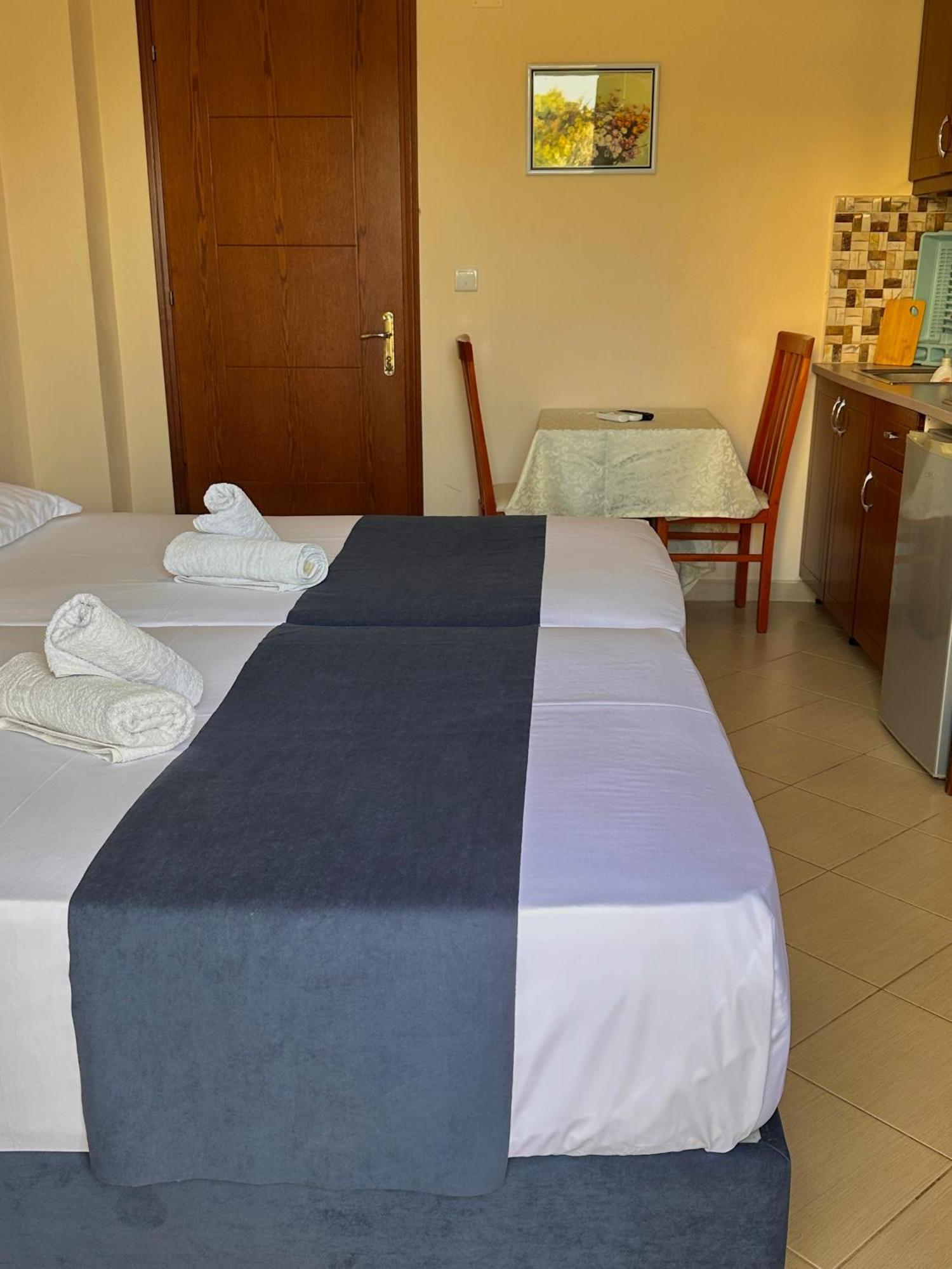 Ferienwohnung Ion Sea View Ksamil Exterior foto